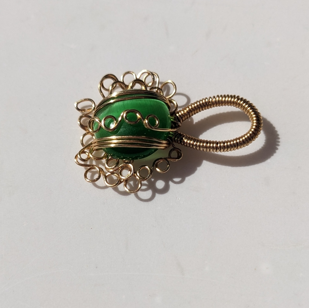 Green Cat's Eye Glass Gold Wire Wrapped Pendant Artisan Beautiful Unique Fancy - Picture 5 of 12